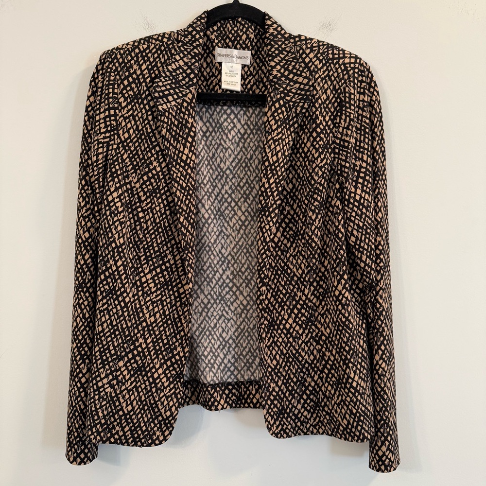 Women’s Elegant Black and Cream Patterned Blazer